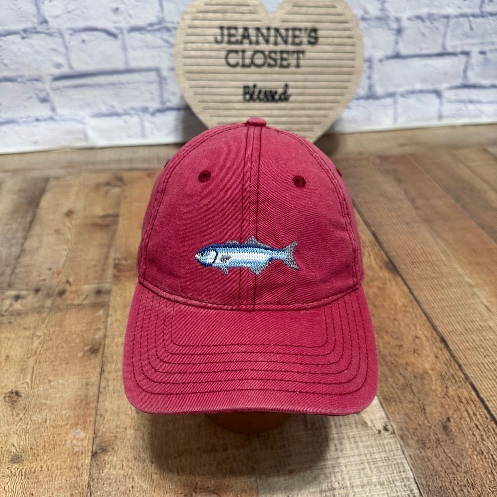 HARDING LANE BLUEFISH BASEBALL CAP IN WEATHERED RED